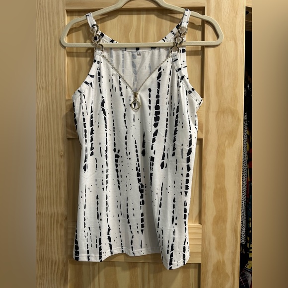 Womens spaghetti strap Top NWOT - Picture 2 of 6